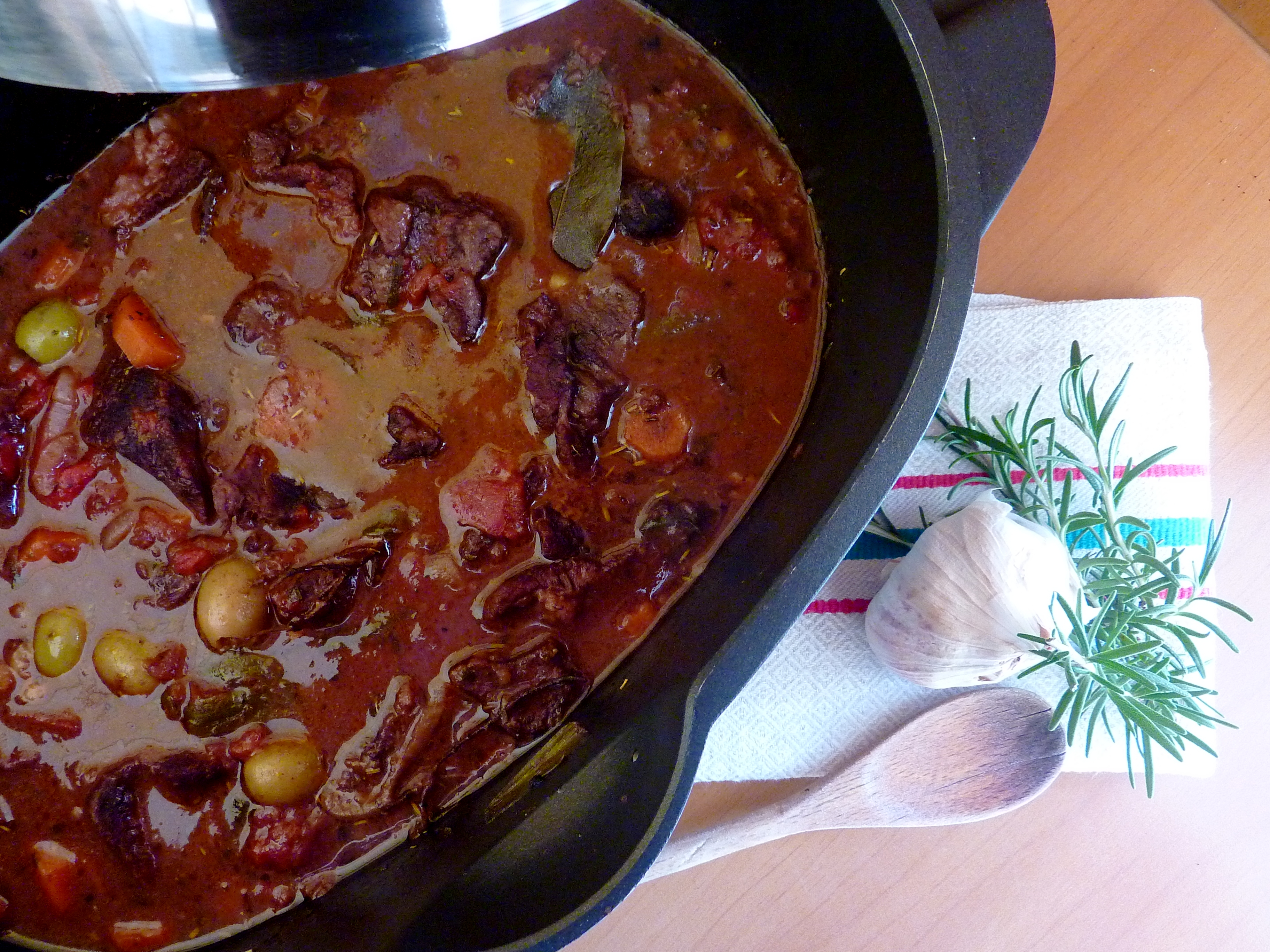 Boeuf Dégoulinant Ou Suif, Graisse De Boeuf Rendue Utilisée Dans La Cuisine  Ou Comme Matière Grasse Banque D'Images et Photos Libres De Droits. Image  56196442